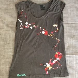 T-shirt sleeveless